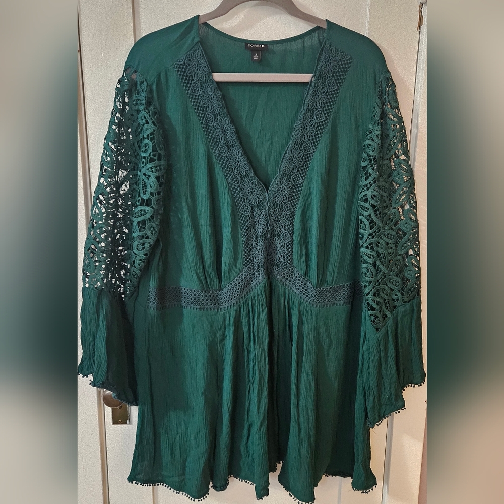 Elegant Green Lace Sleeve Women's Top